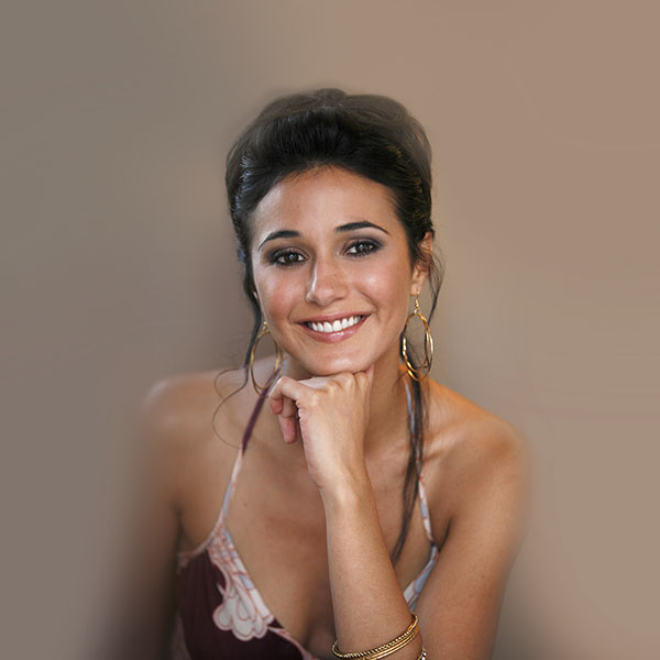 papers.co-he73-sexy-emmanuelle-chriqui-sexy-film-actress-wallpaper