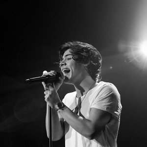 papers.co-hb98-harry-styles-singing-band-music-1-wallpaper
