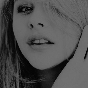 papers.co-hd18-actress-chloe-grace-moretz-1-wallpaper