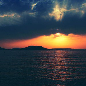 papers.co-mc19-wallpaper-badacsony-sea-sunset-green-1-wallpaper