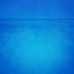 papers.co-mc20-wallpaper-blue-sea-minimal-1-wallpaper