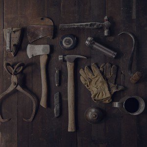 papers.co-mo88-woodshop-todd-quackenbush-art-table-dark-1-wallpaper